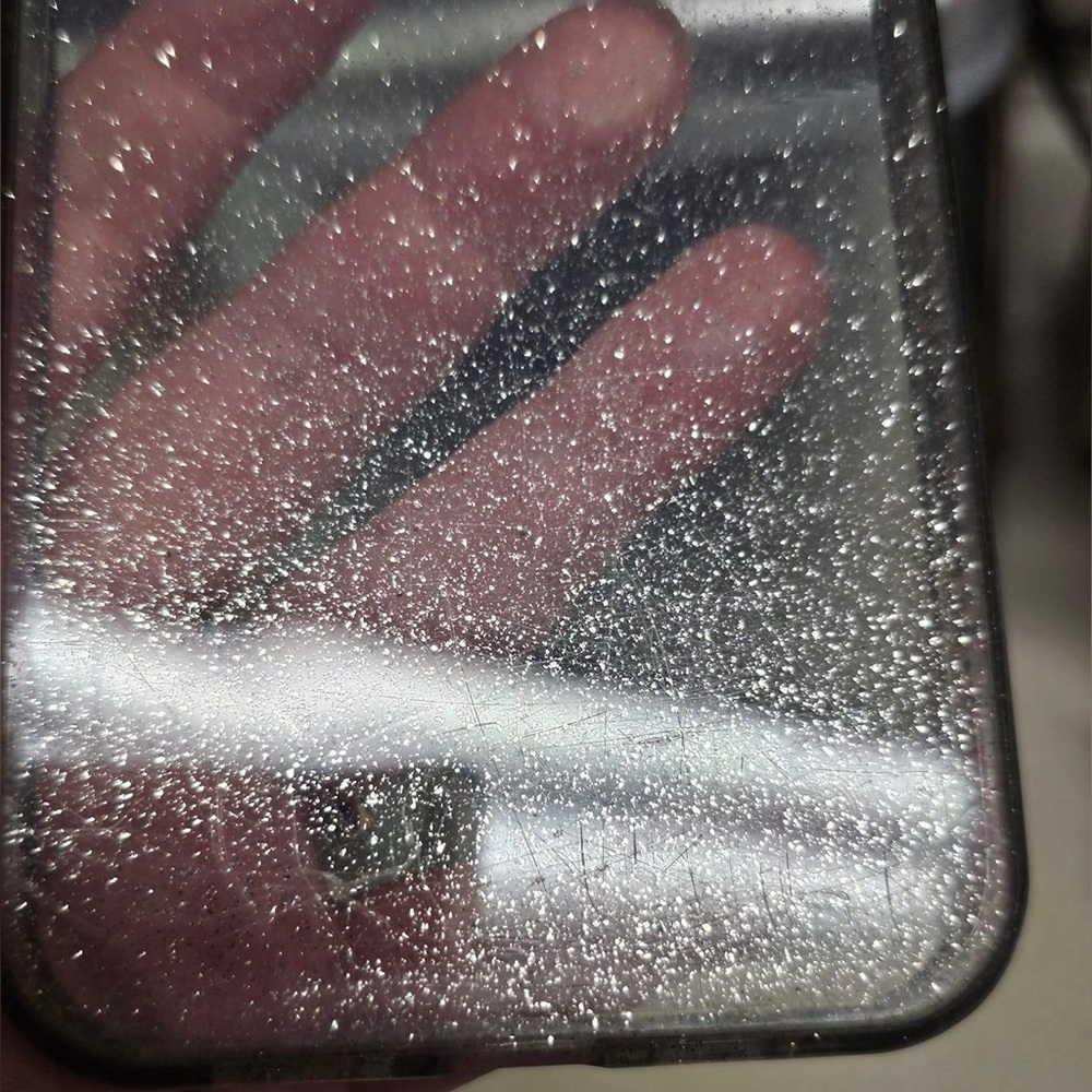 iPhone 12 Pro Max hard plastic glitter case silver - very scratched - Picture 4 of 5